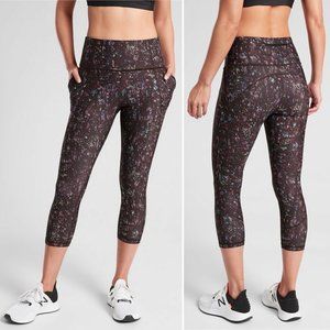NWOT Athleta Lightning City Lights Capri Tight M
